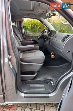 Минивэн Volkswagen Caravelle 2013 в 