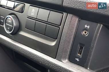 Мінівен Volkswagen Caravelle 2016 в 