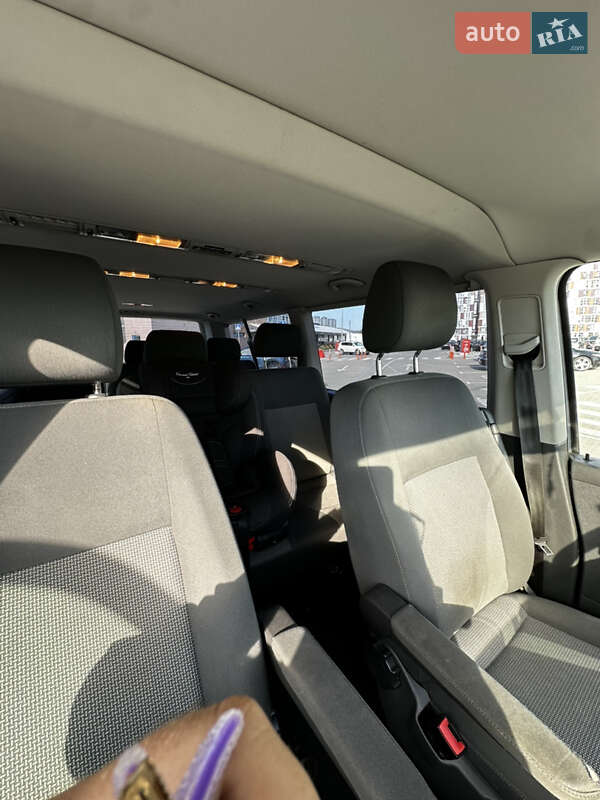 Минивэн Volkswagen Caravelle 2015 в Киеве
