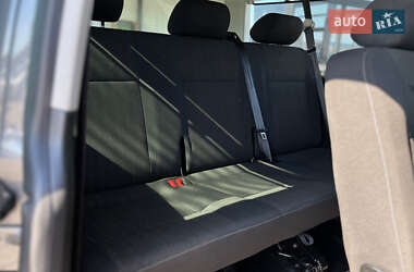 Минивэн Volkswagen Caravelle 2016 в 