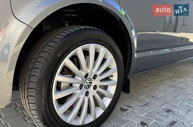 Минивэн Volkswagen Caravelle 2013 в 