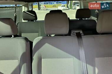 Минивэн Volkswagen Caravelle 2013 в 