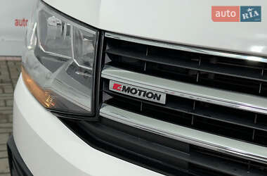 Минивэн Volkswagen Caravelle 2019 в 