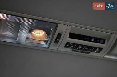 Мінівен Volkswagen Caravelle 2012 в 