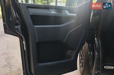Минивэн Volkswagen Caravelle 2017 в 