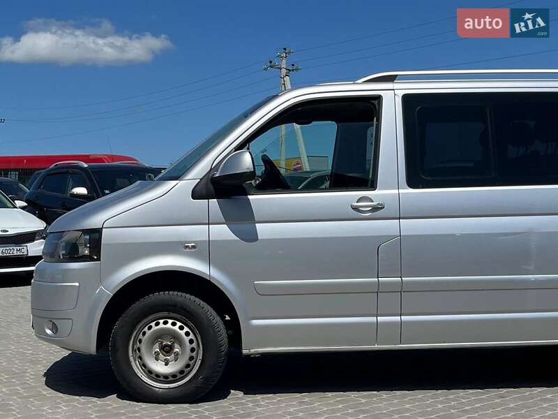 Минивэн Volkswagen Caravelle 2013 в Львове