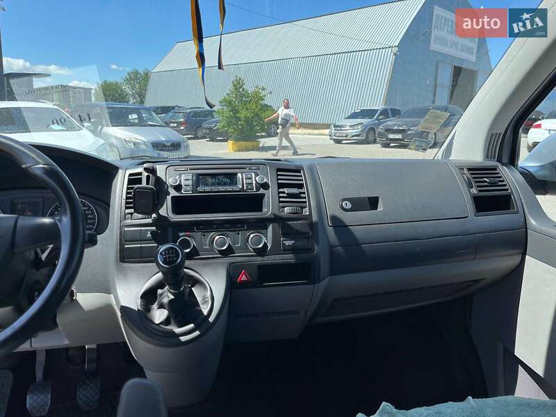 Минивэн Volkswagen Caravelle 2013 в Львове