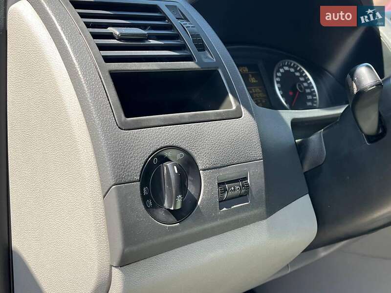 Минивэн Volkswagen Caravelle 2013 в Львове