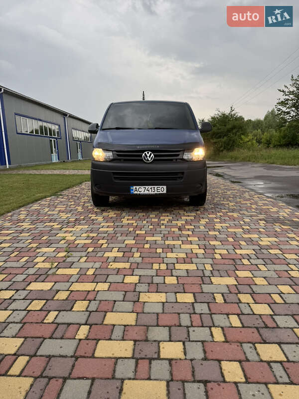Volkswagen Caravelle 2014