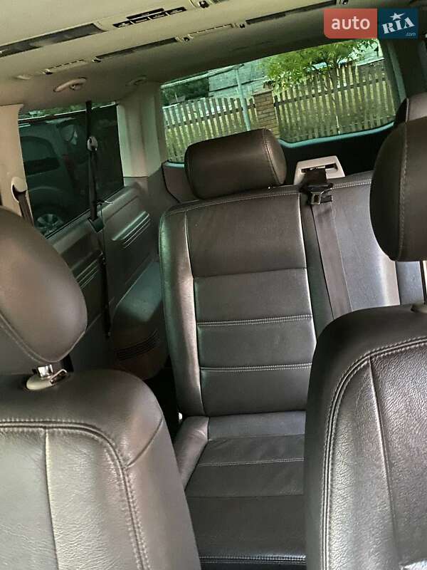 Минивэн Volkswagen Caravelle 2012 в Львове