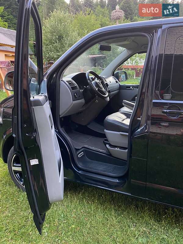 Минивэн Volkswagen Caravelle 2012 в Львове