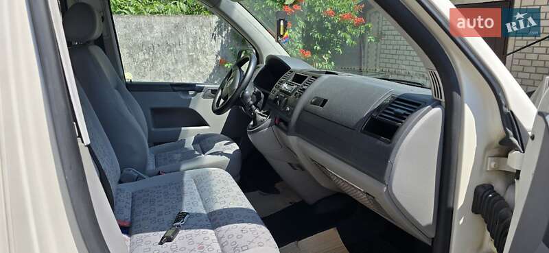Минивэн Volkswagen Caravelle 2008 в Тростянце