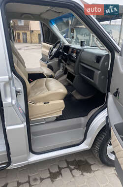 Минивэн Volkswagen Caravelle 2002 в 
