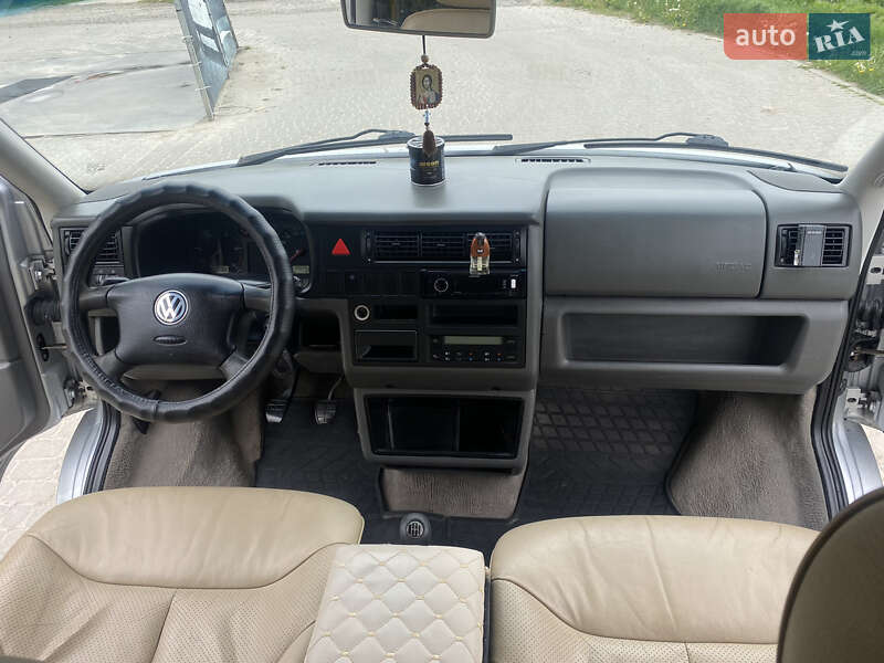 Минивэн Volkswagen Caravelle 2002 в Жовкве