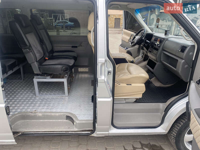 Минивэн Volkswagen Caravelle 2002 в Жовкве