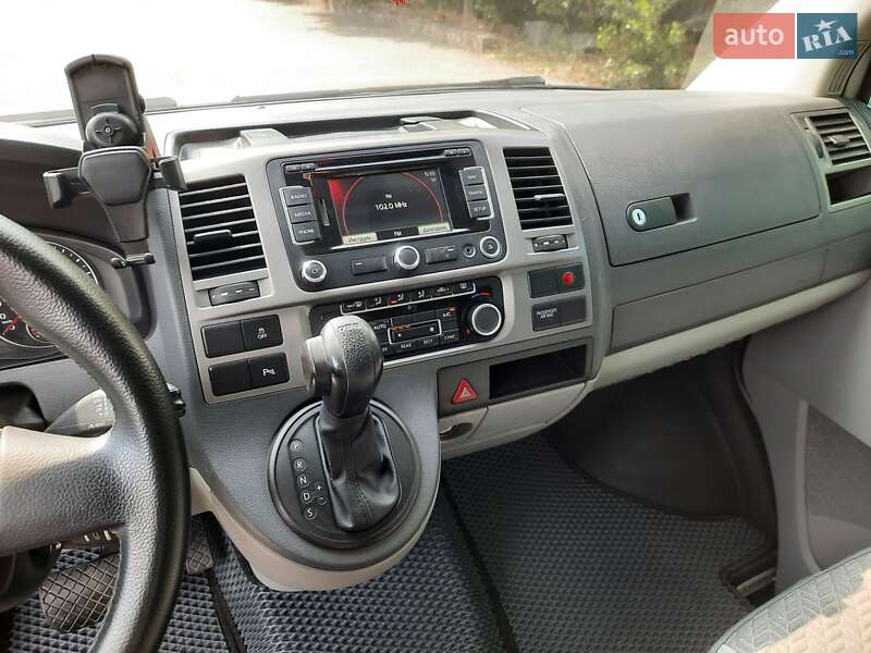 Минивэн Volkswagen Caravelle 2014 в Днепре