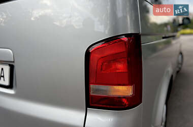 Минивэн Volkswagen Caravelle 2010 в 
