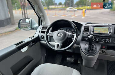 Минивэн Volkswagen Caravelle 2010 в 