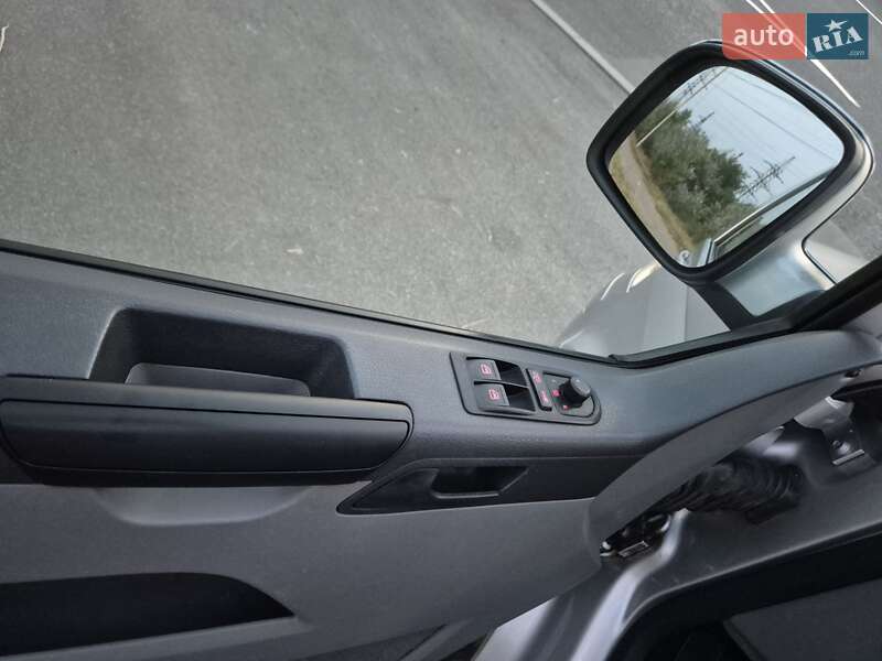 Минивэн Volkswagen Caravelle 2008 в Киеве