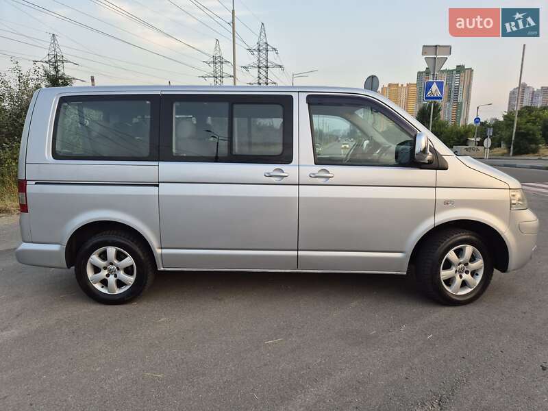 Минивэн Volkswagen Caravelle 2008 в Киеве