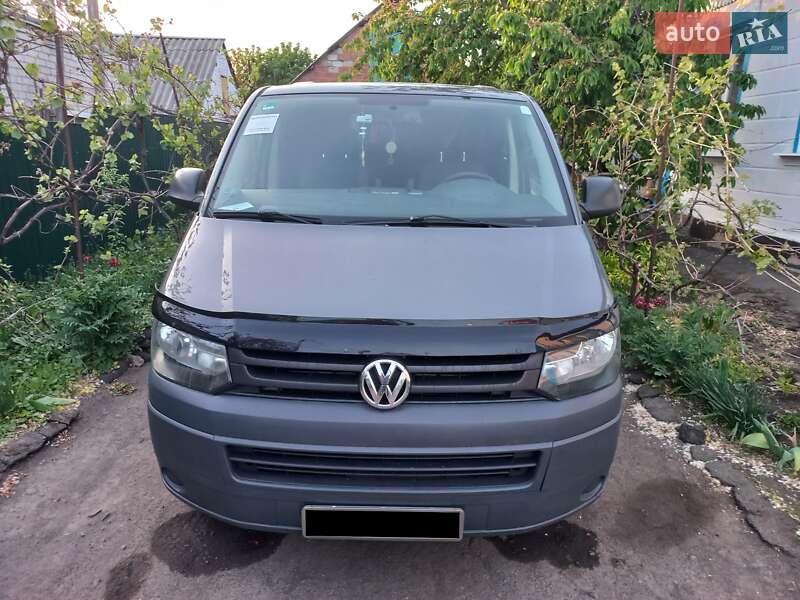Минивэн Volkswagen Caravelle 2012 в 
