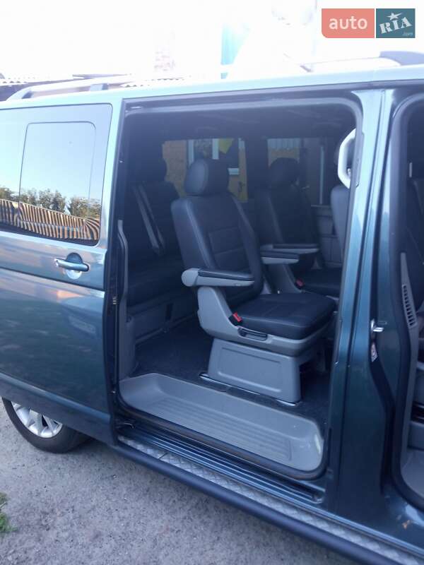 Минивэн Volkswagen Caravelle 2005 в Чернигове