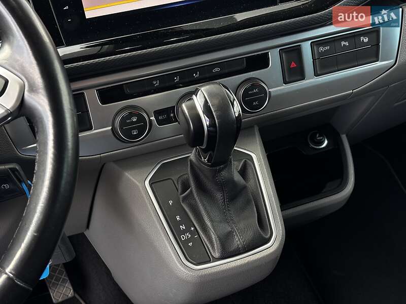 Минивэн Volkswagen Caravelle 2020 в Львове