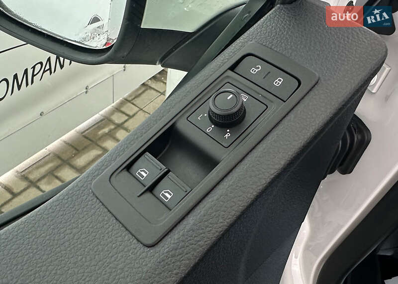 Минивэн Volkswagen Caravelle 2019 в Львове