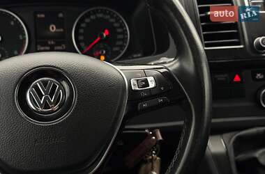 Минивэн Volkswagen Caravelle 2017 в 