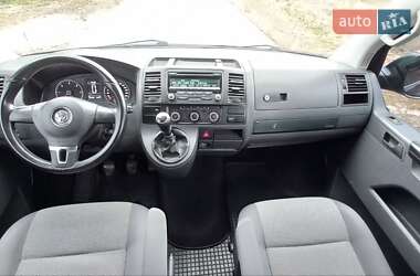 Минивэн Volkswagen Caravelle 2010 в 