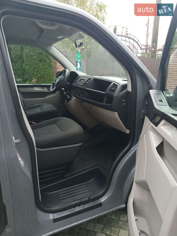 Мінівен Volkswagen Caravelle 2017 в Івано-Франківську