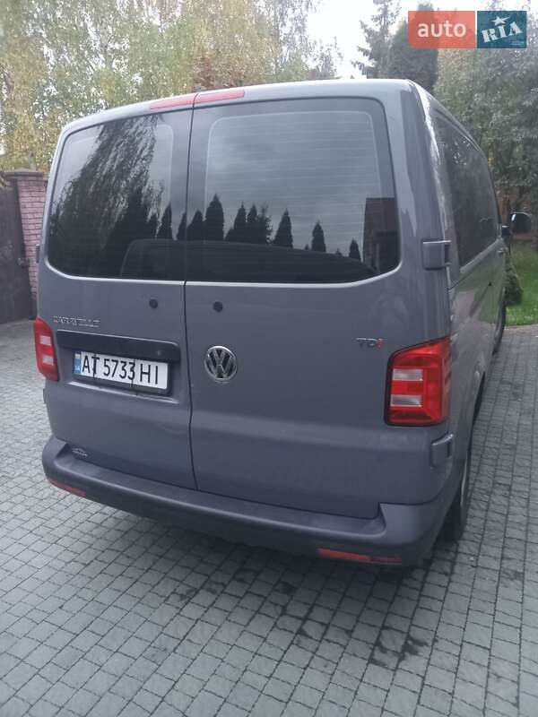 Мінівен Volkswagen Caravelle 2017 в Івано-Франківську
