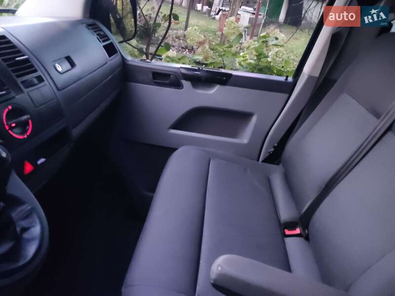 Минивэн Volkswagen Caravelle 2008 в Дубно