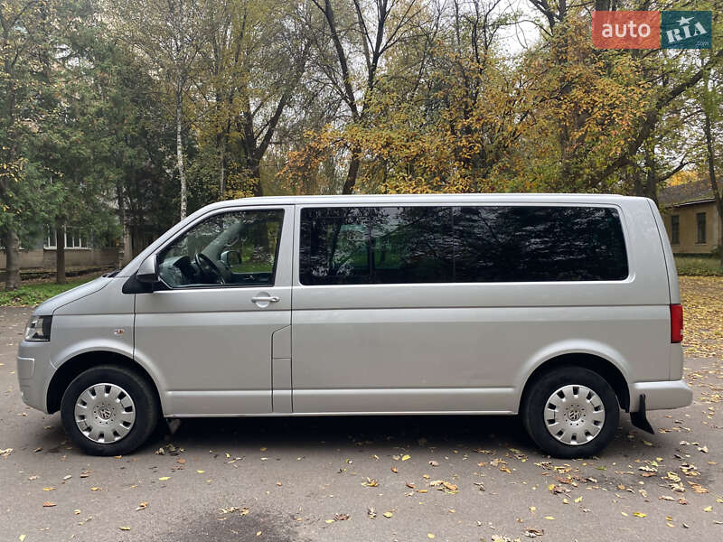 Мінівен Volkswagen Caravelle 2014 в Києві