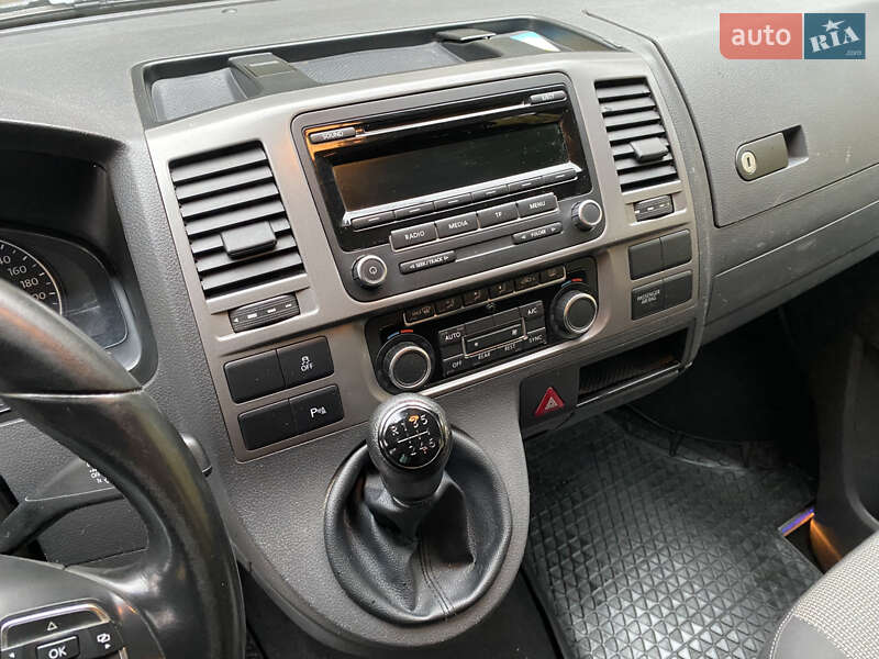 Мінівен Volkswagen Caravelle 2014 в Києві