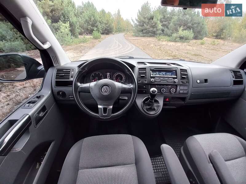 Минивэн Volkswagen Caravelle 2010 в Бородянке