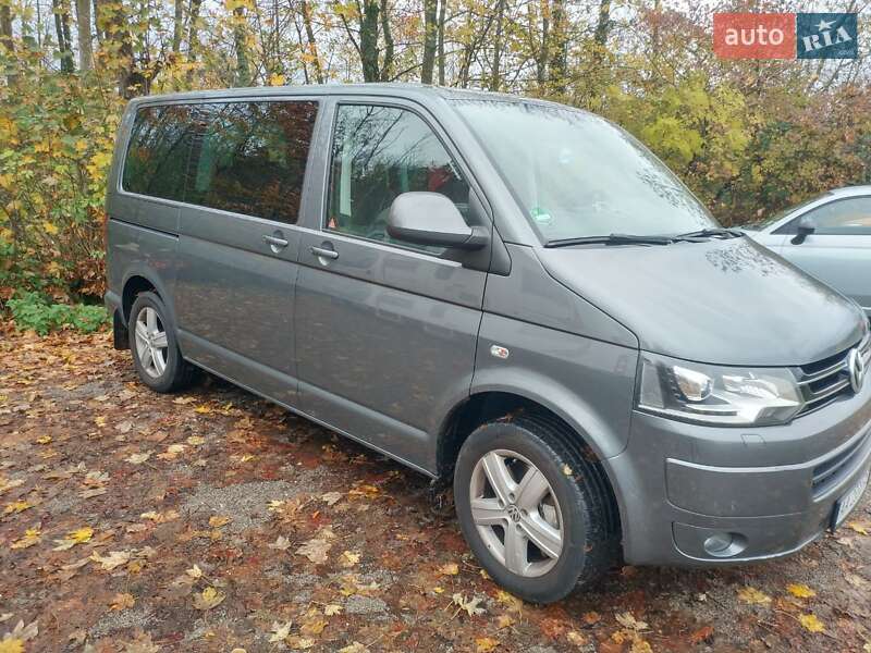 Volkswagen Caravelle 2013 Volkswagen Caravelle 2013