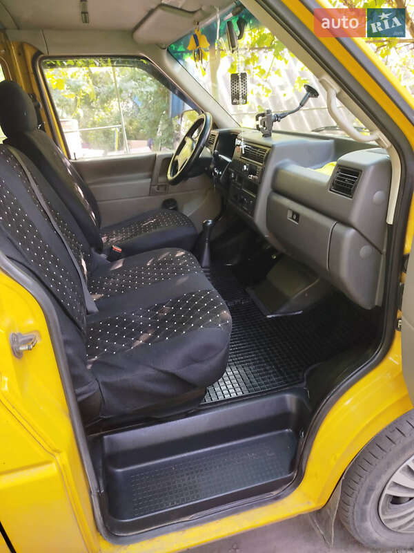 Мінівен Volkswagen Caravelle 2000 в Хмільнику