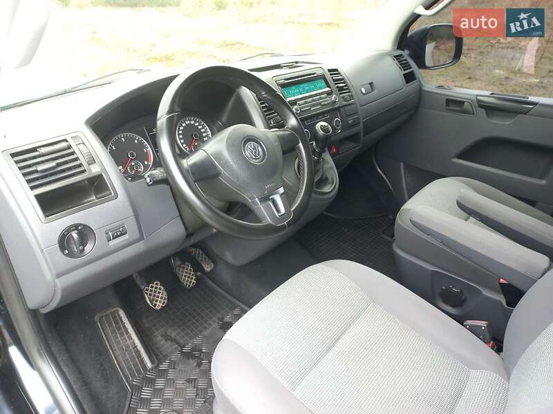 Минивэн Volkswagen Caravelle 2010 в Киеве