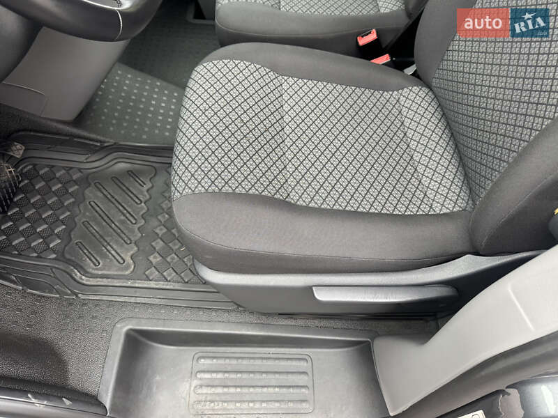 Мінівен Volkswagen Caravelle 2020 в Києві