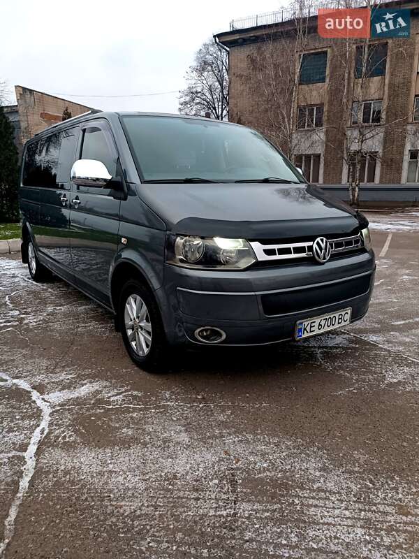 Volkswagen Caravelle 2010