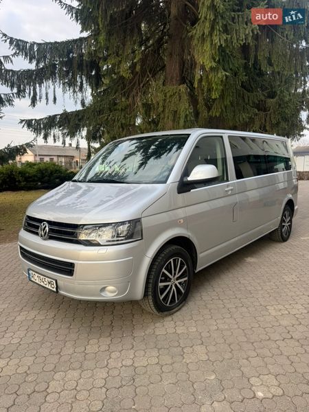 Volkswagen Caravelle 2012
