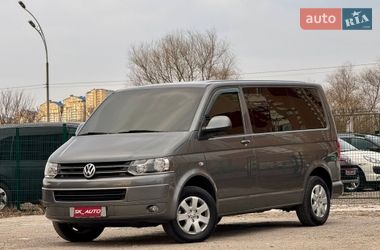 Мінівен Volkswagen Caravelle 2015 в Києві
