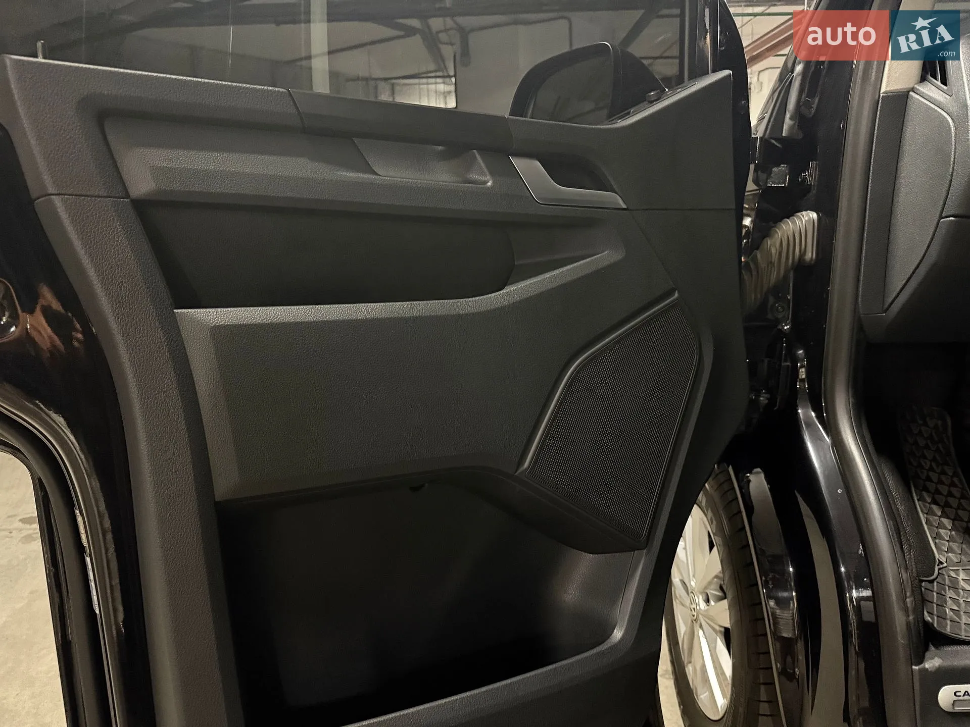 2017 Volkswagen Caravelle - мініатюра 17