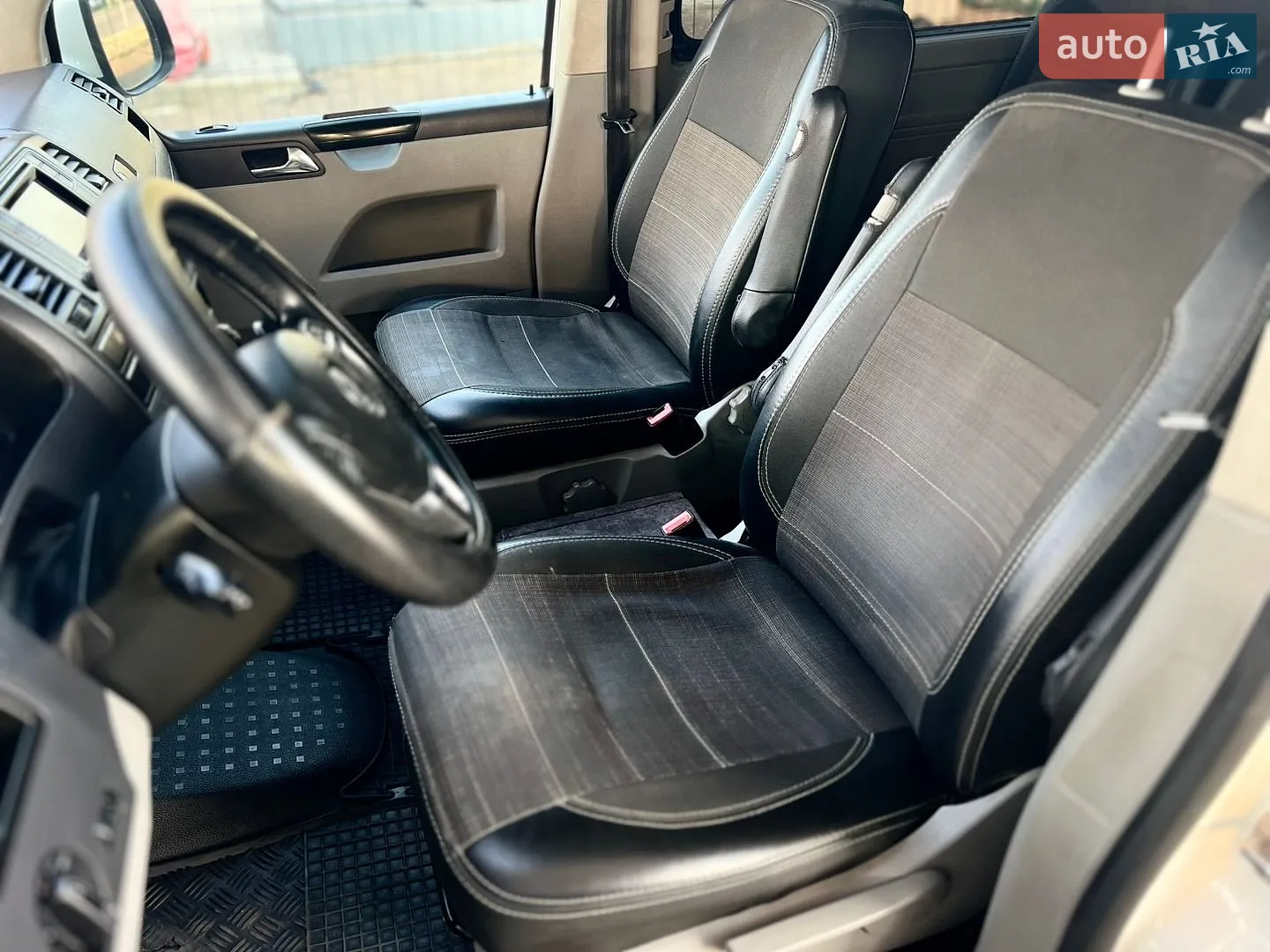 2010 Volkswagen Caravelle - мініатюра 17