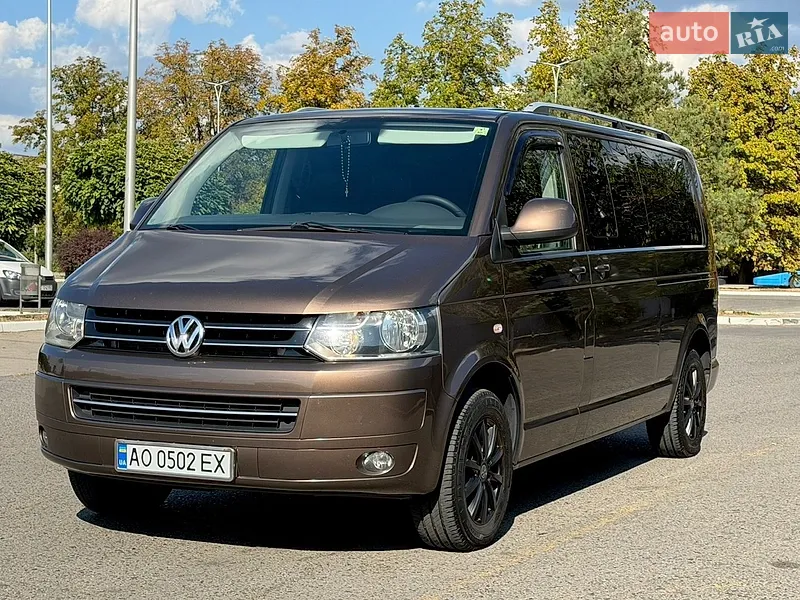 Volkswagen Caravelle 2011