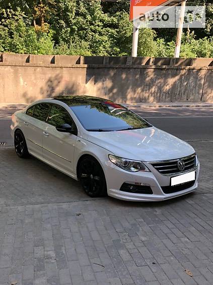 Седан Volkswagen CC / Passat CC 2011 в Львові