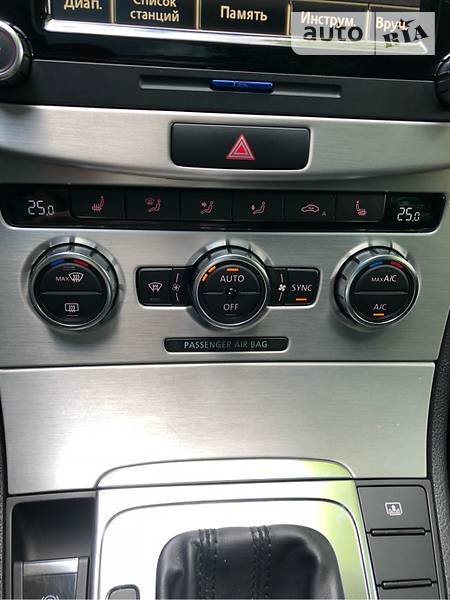 Седан Volkswagen CC / Passat CC 2011 в Львові