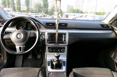 Седан Volkswagen CC / Passat CC 2009 в 