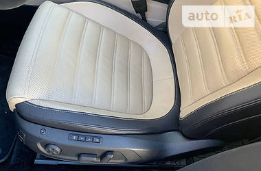 Седан Volkswagen CC / Passat CC 2014 в 